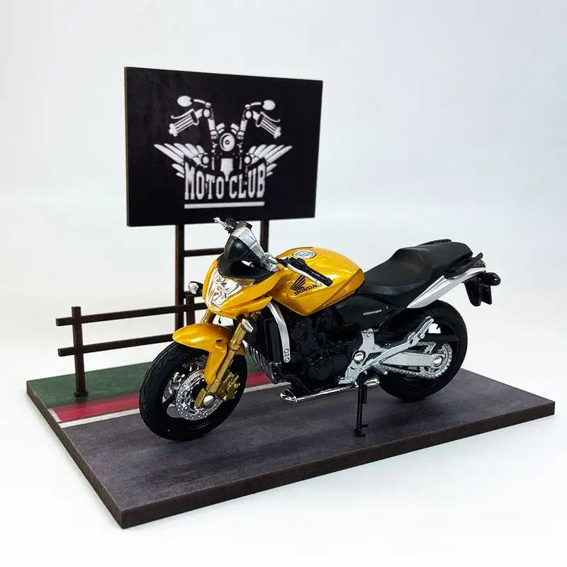 1:18 Honda Hornet