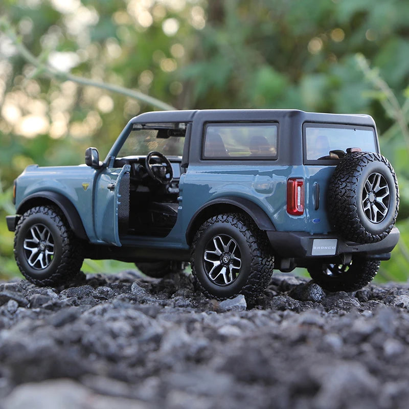 1:24 Ford Bronco Badlands 2021