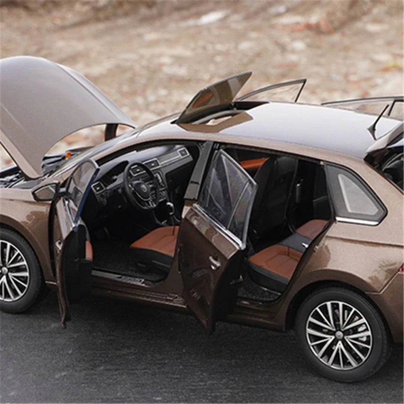 1:18 Volkswagen Gran Santana