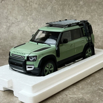 1:18 Land Rover Defender 90 (110) 2023 75th Anniversary Edition