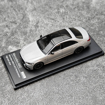 1:64 Mercedes-Benz S63 E Performance 2023