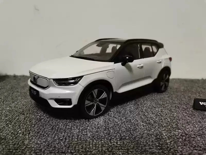 1:18 Volvo XC40