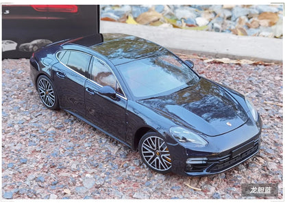 1:18 Porsche Panamera