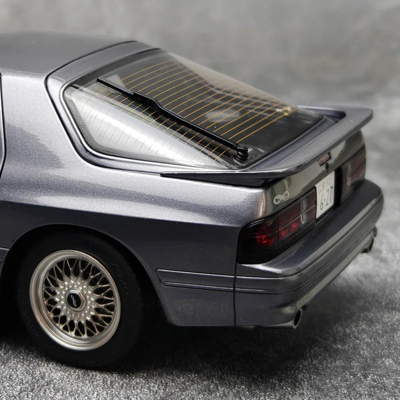 1:18 Mazda Savanna RX-7