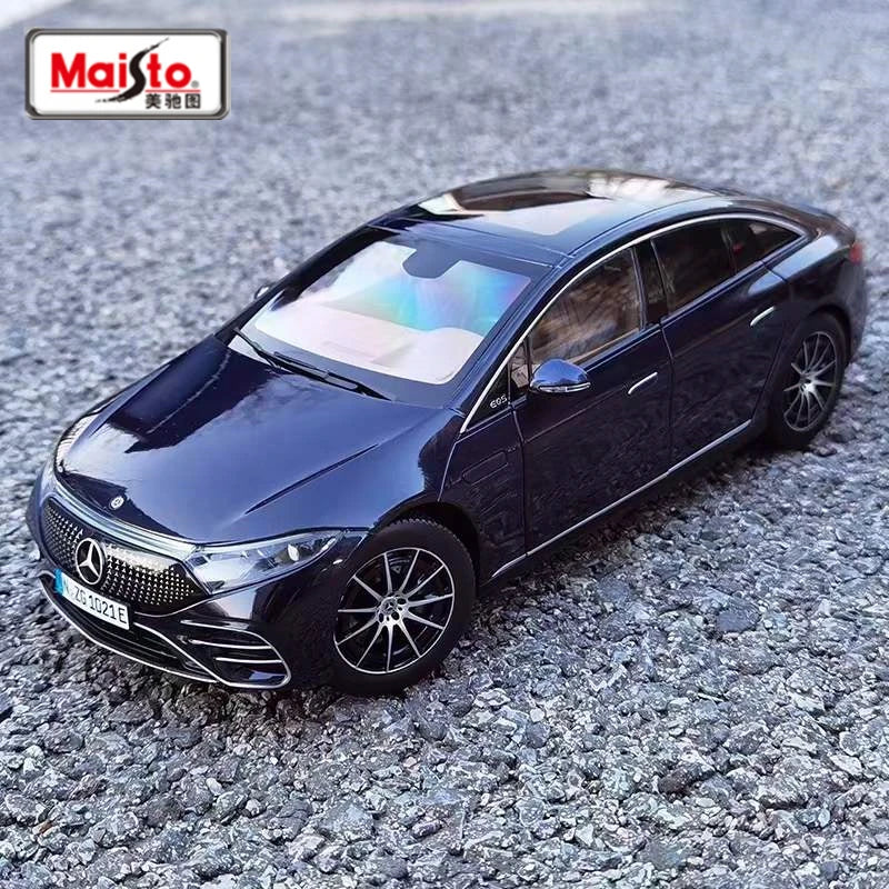 1:27 Mercedes-Benz EQS Coupe