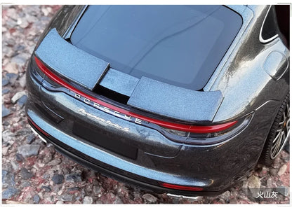1:18 Porsche Panamera