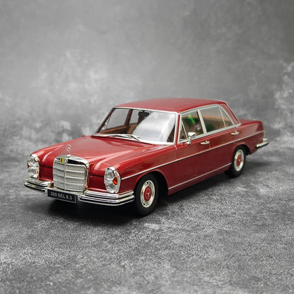 1:18 Mercedes-Benz 300 SEL