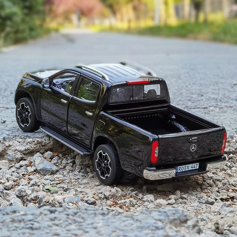 1:18 Mercedes Benz X-Class 2017