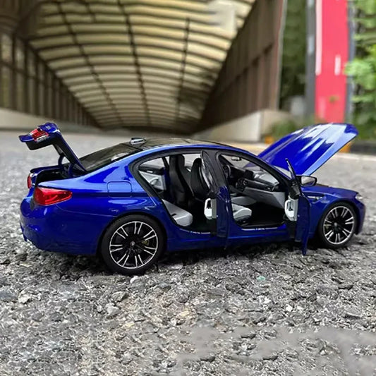 1:18 BMW M5 G30 2018