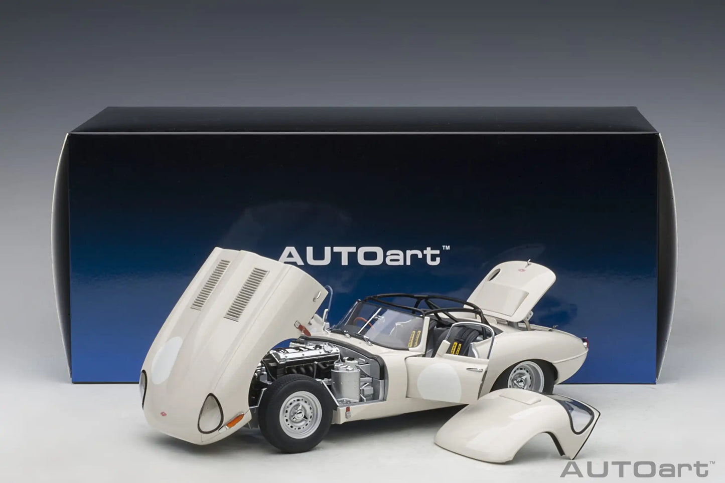 1:18 Jaguar Lightweight E-Type