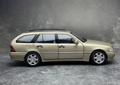 1:18 Mercedes-Benz C220 T-Model