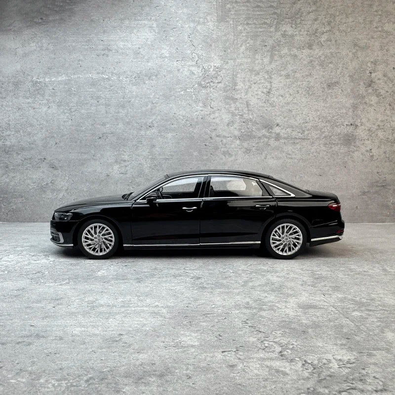 1:18 Audi A8L 2017