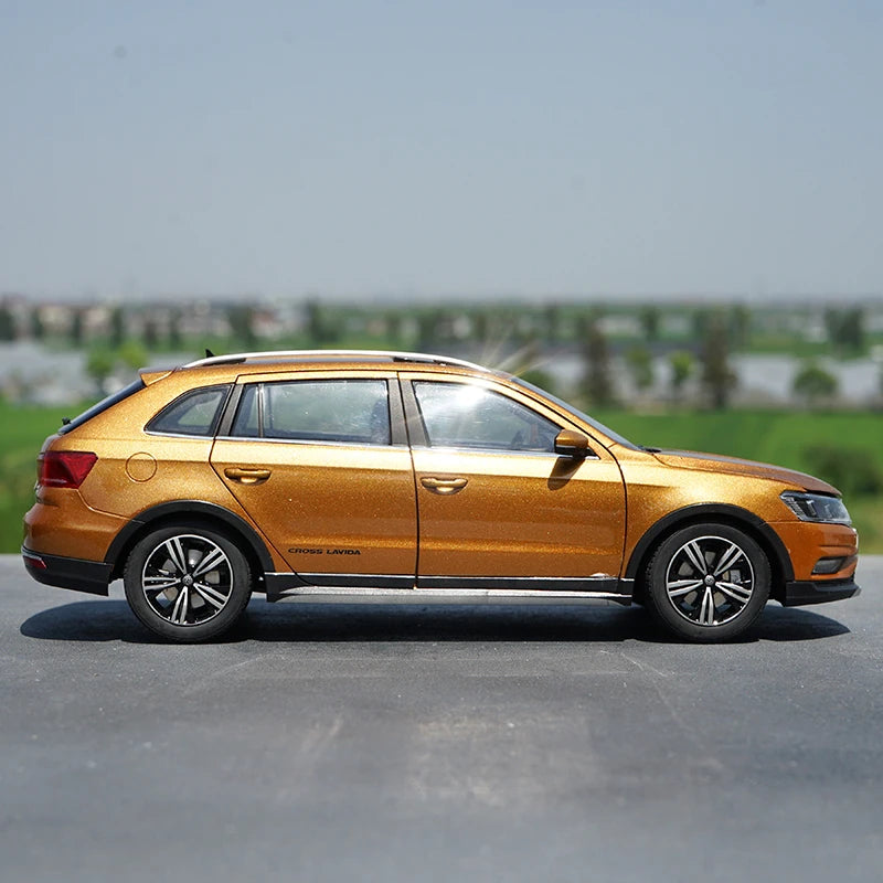 1:18 Volkswagen Cross Lavida 2016