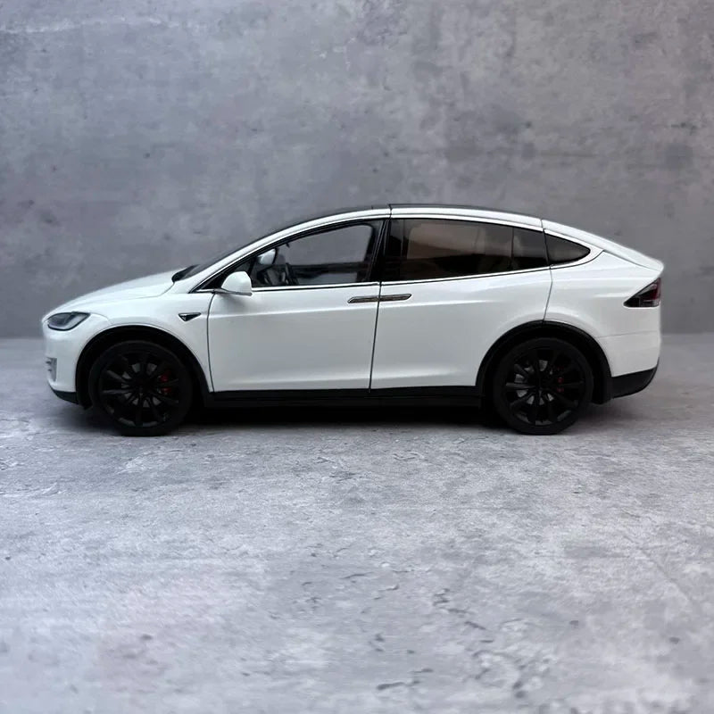 1:18 Tesla Model X