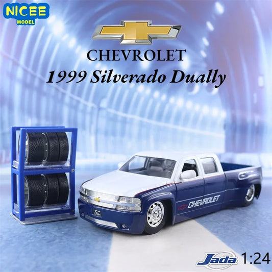 1:24 Chevrolet Silverado Dually 1999