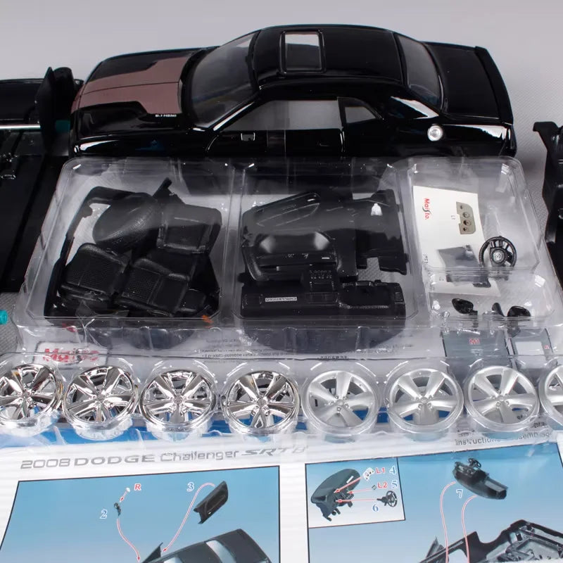 1:24 2008 Dodge Challenger SRT 8 Assembly Version