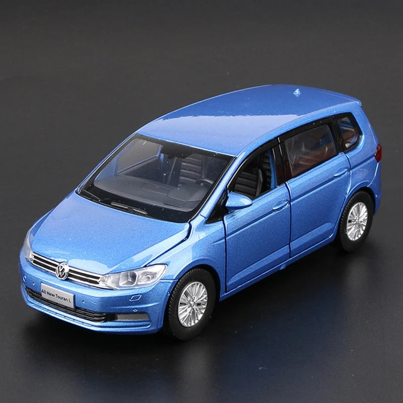 1:32 Touran L MPV