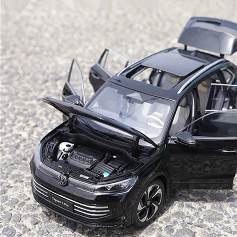 1:18 2025 VW Tiguan L PRO