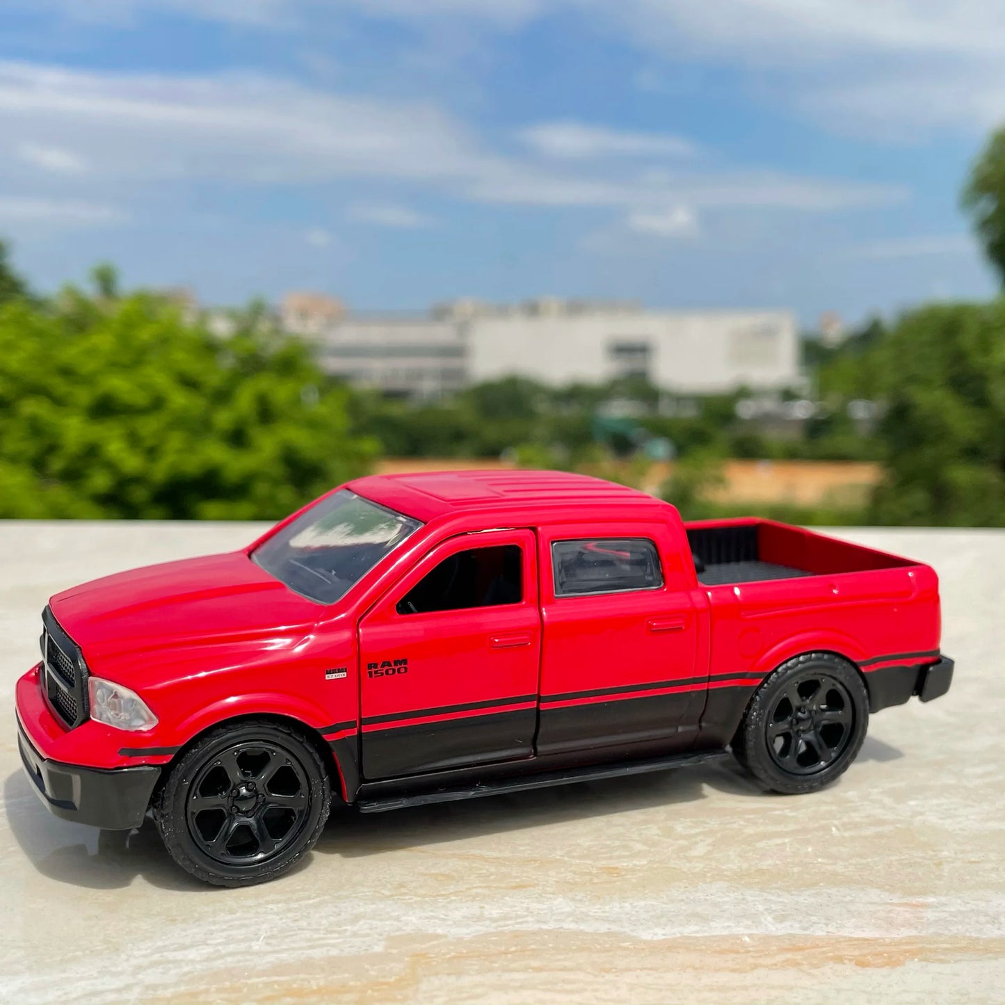 1:32 Dodge Ram 1500 Raptor