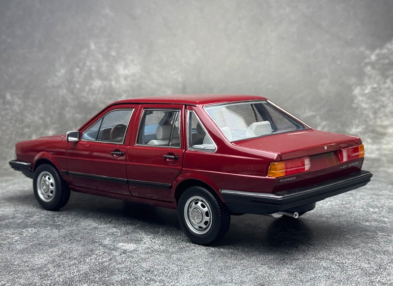 1:18 Volkswagen1983 Santana B2