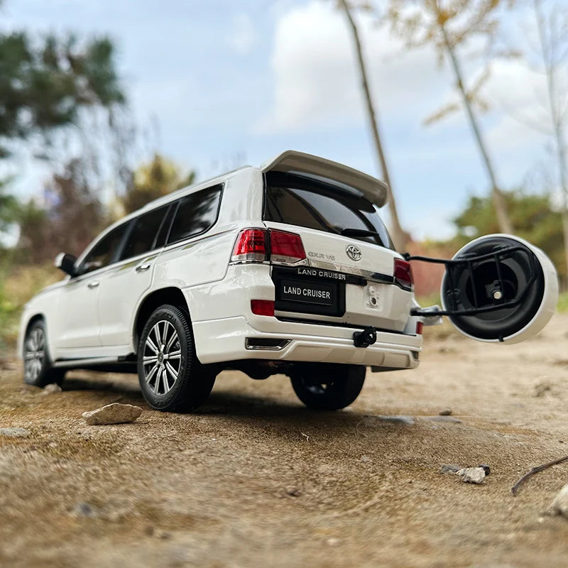 1:18 Land Cruiser LC200