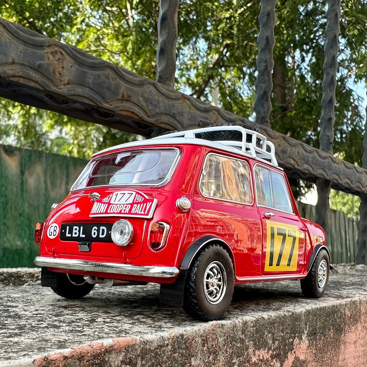 1:18 MINI COOPER