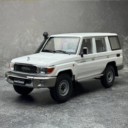 1:18 Land Cruiser 76 2017
