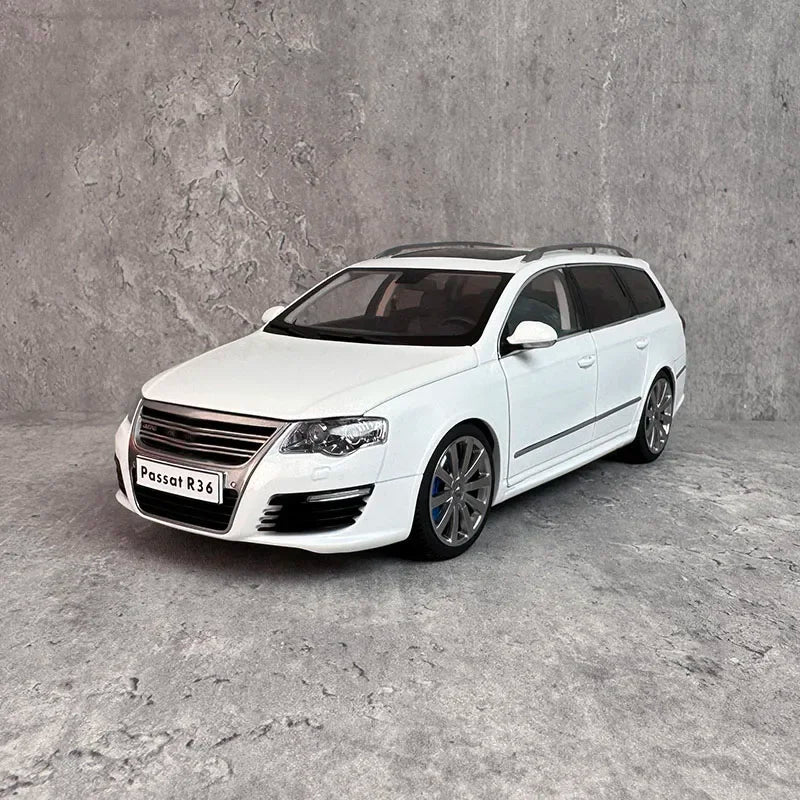 1:18 Volkswagen Passat Estate R36
