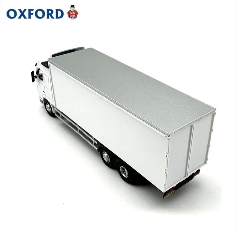 1:76 VOLVO FH Box Type Truck Model