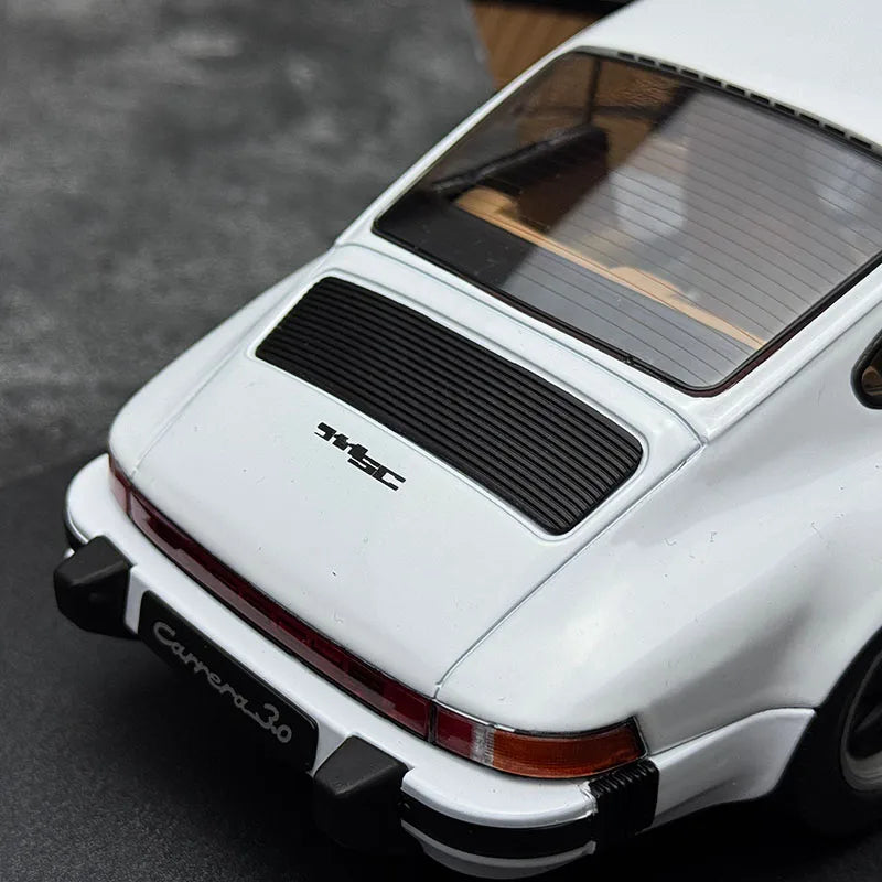 1:18 Porsche 911（992）CARRERA RS