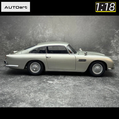 1:18 Aston Martin DB5 “Goldfinger” (Silver)