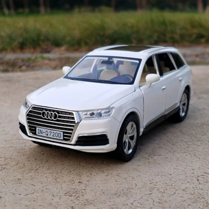 1:32 AUDI Q7