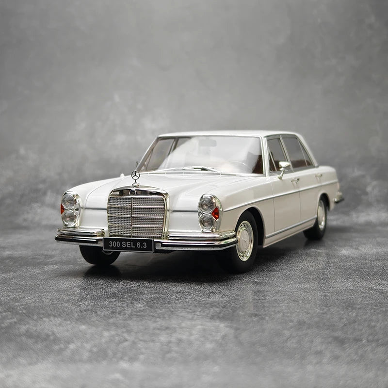 1:18 Mercedes-Benz 300 SEL
