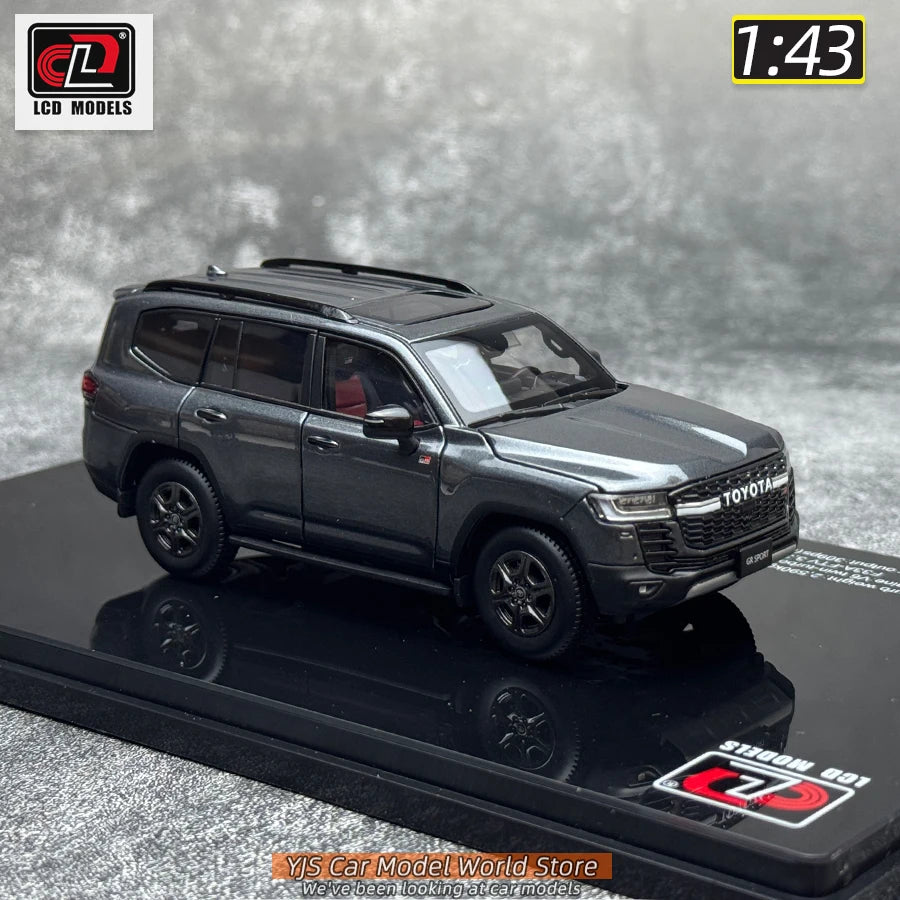 1:43  Toyota Land Cruiser LC300