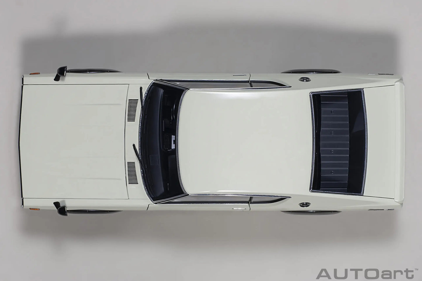 1:18  Nissan Skyline 2000 GT-R (KPGC110)