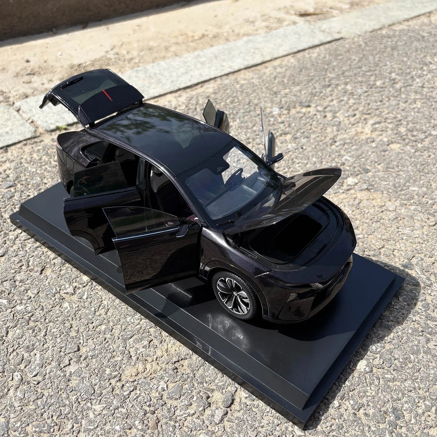 1:18 Mazda EZ-60 EZ60