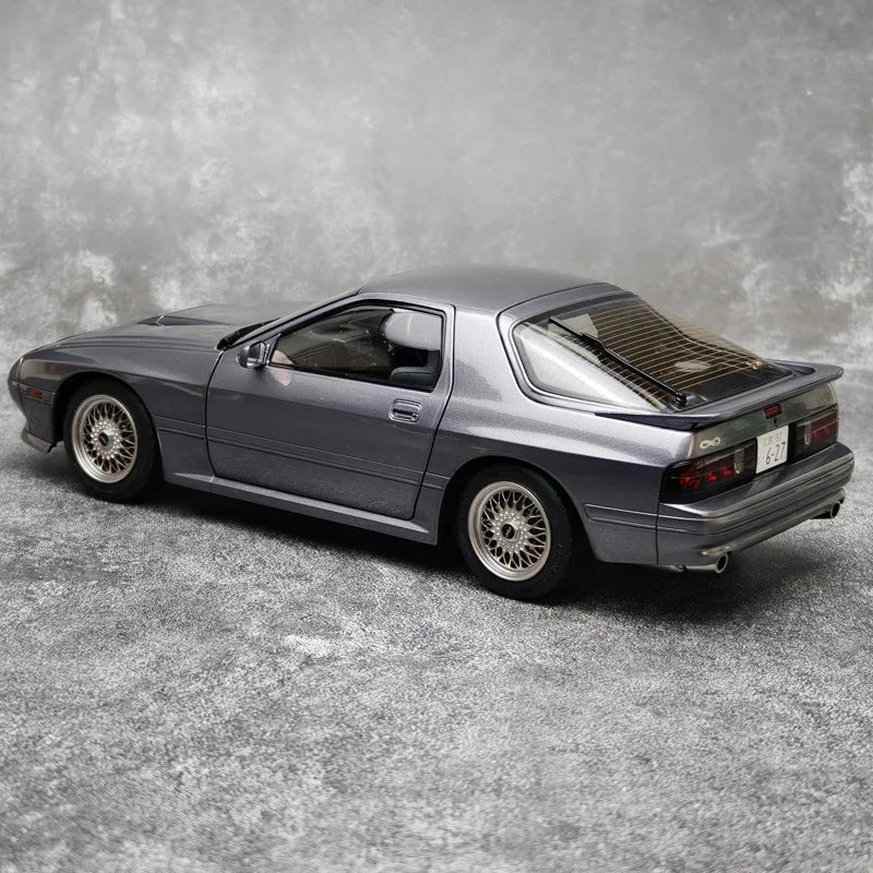 1:18 Mazda Savanna RX-7