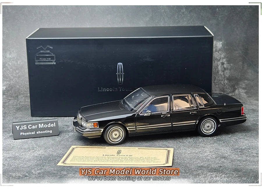 1:18 Lincoln TOWNCAR
