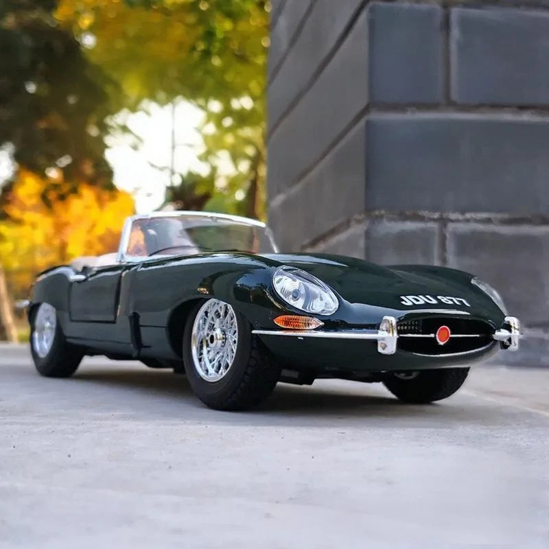 1:18 Jaguar E-type