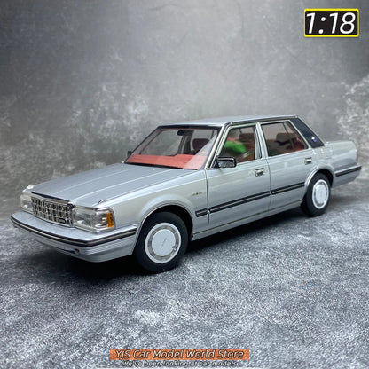 1:18 Toyota Crown MS122
