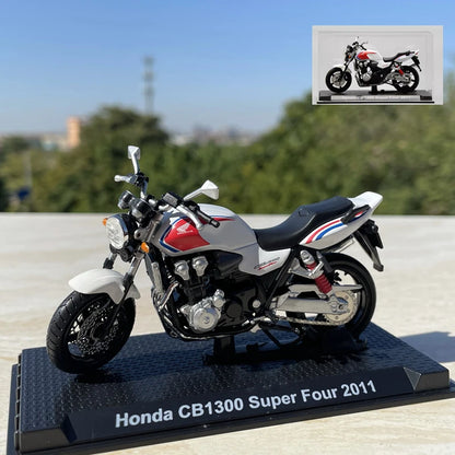 1:24 HONDA CB1300 Super Four 2011