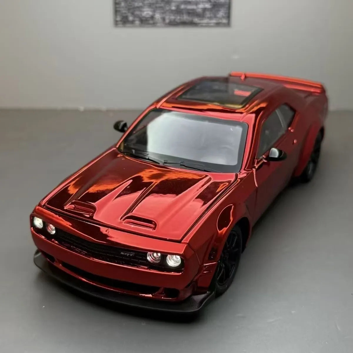 1:24 Dodge Challenger SRT Hellcat