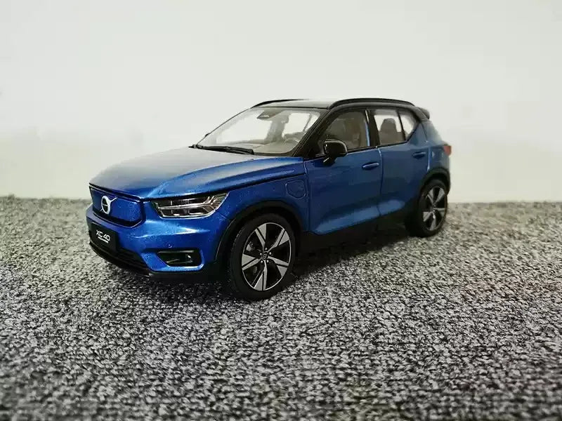 1:18 Volvo XC40