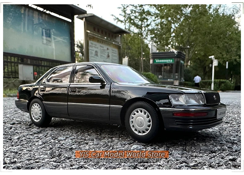 1:18 Lexus LS400