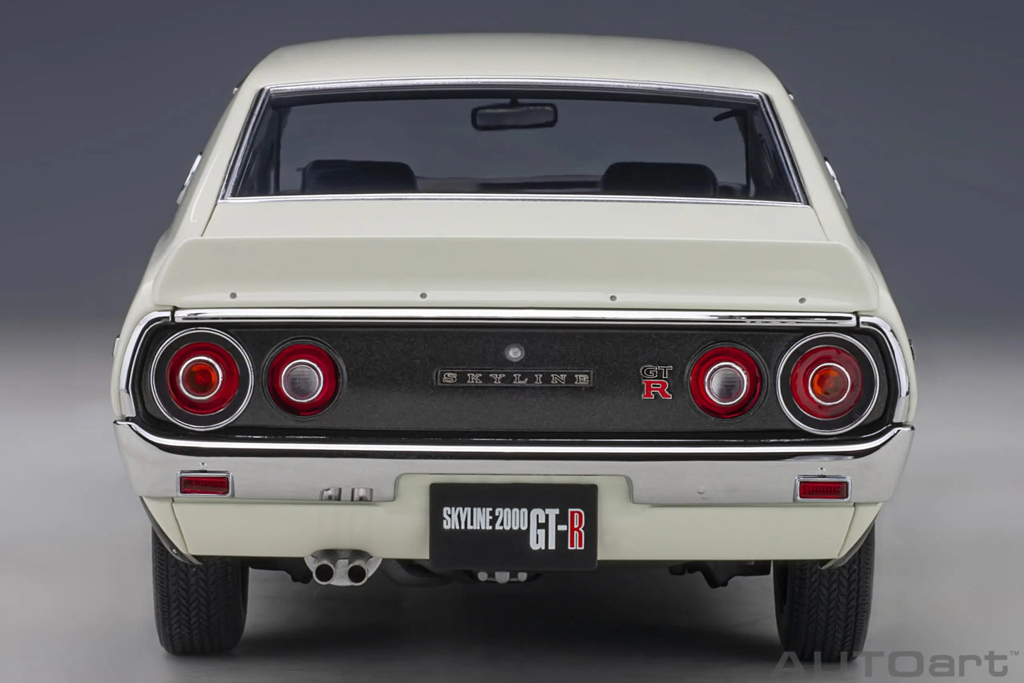 1:18  Nissan Skyline 2000 GT-R (KPGC110)