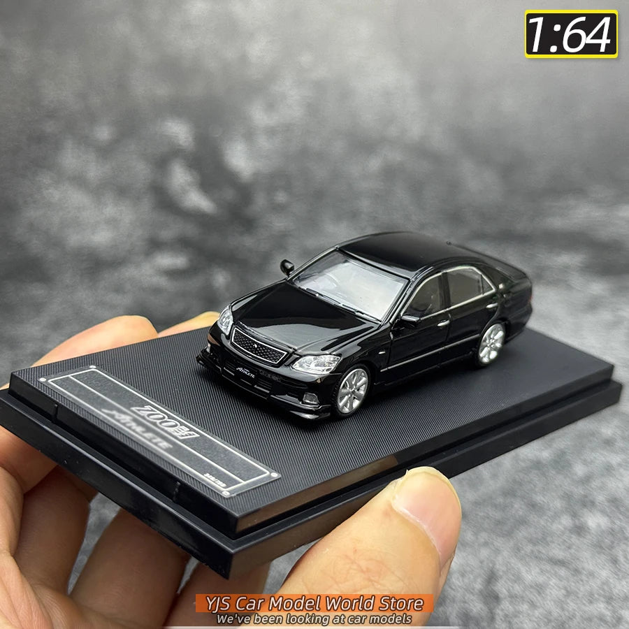 1:64 Toyota Crown 12th generation