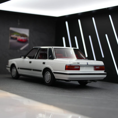 1:18 Toyota Crown MS122