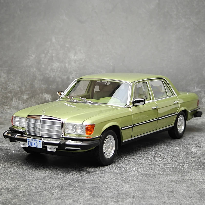 1:18 Mercedes-Benz 450 SEL