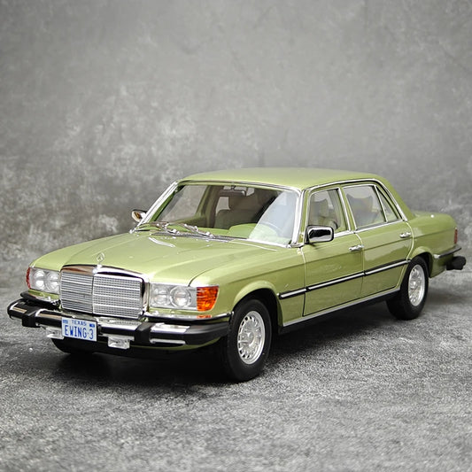 1:18 Mercedes-Benz 450 SEL