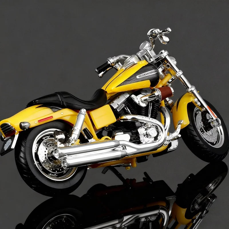 1:18 Harley 2009 FXDFSE CVO Fat Bob